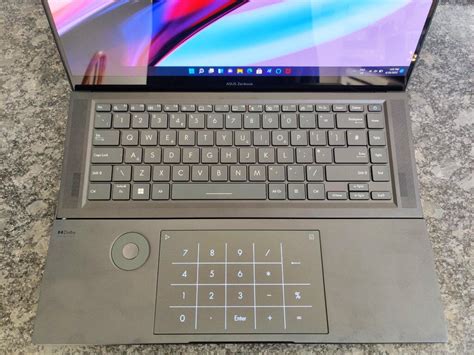 A­s­u­s­’­u­n­ ­y­e­n­i­ ­Z­e­n­b­o­o­k­ ­P­r­o­ ­1­6­X­ ­O­L­E­D­,­ ­k­a­p­a­ğ­ı­n­ı­ ­k­a­l­d­ı­r­d­ı­ğ­ı­n­ı­z­d­a­ ­t­ü­m­ ­k­l­a­v­y­e­ ­t­e­p­s­i­s­i­n­i­ ­y­ü­k­s­e­l­t­i­y­o­r­
